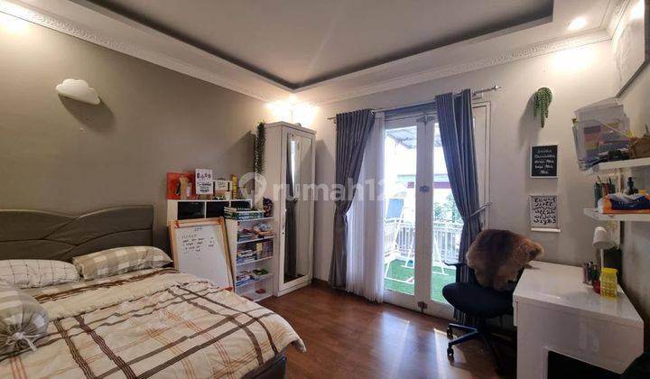 Rumah Mewah 3 Lantai Full Renovasi di The Icon BSD City Hadap Selatan 1