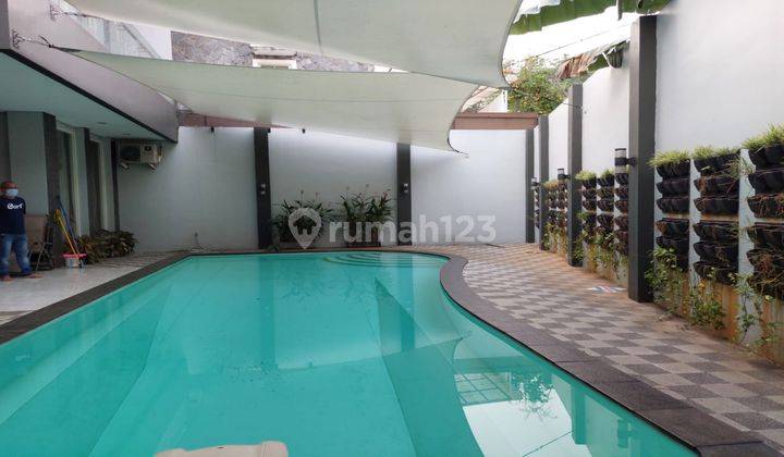 Rumah Modern Design di Taman Tirta Golf BSD with Private Pool Mewah 1