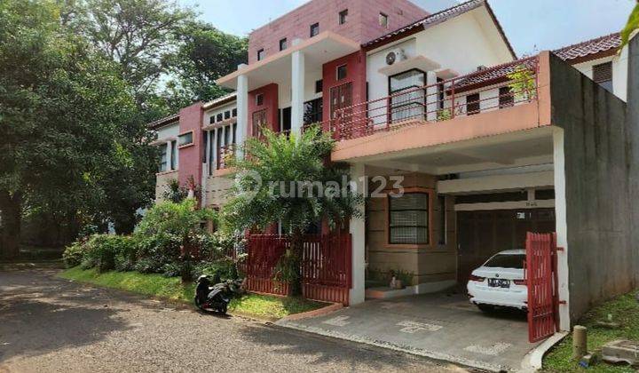 Rumah Huk Selatan 3 Lantai di Taman Senayan 2 Bintaro ada Kolam Renang Pribadi 1