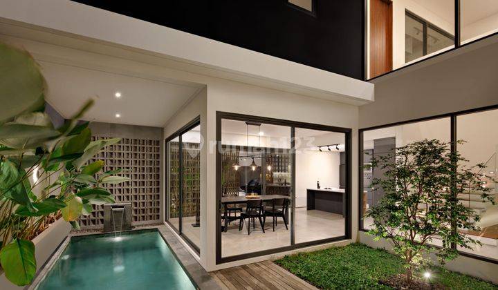 Rumah Modern Semi Furnished With Private Pool Di Jalan Pdam Nusaloka Bsd City 1