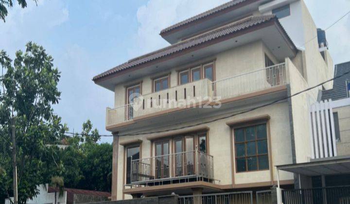 Rumah Mewah 4 Lantai Di Taman Villa Meruya Jakarta Barat Semi Furnished Siap Huni 1