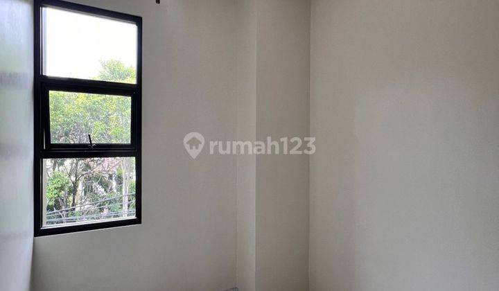 Rumah Baru Full Renov Mewah Modern di Villa Melati Mas Serpong Tangerang Selatan 2