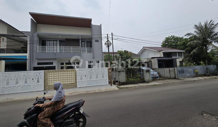 Rumah Baru Renov Ada Kolam Renang Hadap Selatan Pinggir Jalan Raya Griya Loka Bsd 2