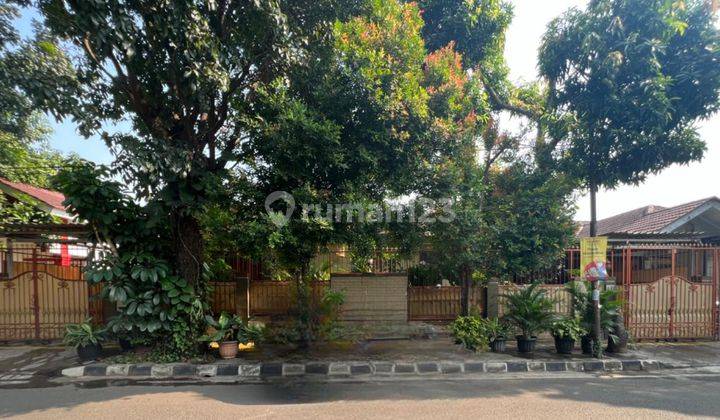 Rumah 1 Lantai Halaman Lega Dan Besar Di Kencana Loka Bsd City 1