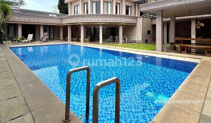 Rumah Mewah 3 Lantai Design Classic Modern Private Pool di Villa Cinere Mas Tangsel