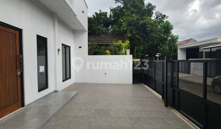 Rumah Baru Modern Hadap Selatan di Kencana Loka Bsd 2