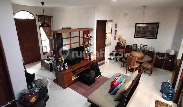 Rumah Hadap Selatan 2 Lantai Kamar 6 Di Cluster Versailles Bsd City 2