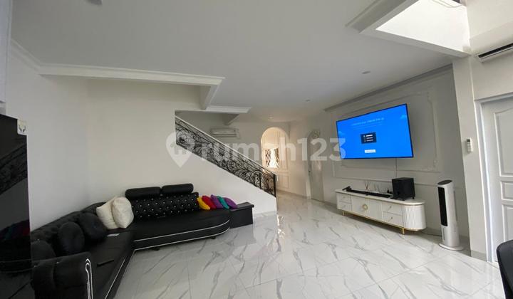 Rumah Bangunan Baru American Classic di Delatinos BSD