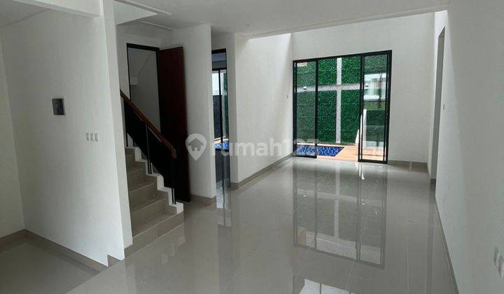 Rumah Modern Baru Ada Kolam Renang Di Jalan Mertilang Sektor 9 Bintaro Tangerang Selatan  2