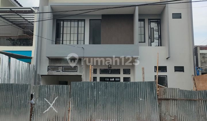 Rumah Baru Ada Kolam Renang Hadap Timur Di Griya Loka Bsd Pinggir Jalan Cocok Untuk Tinggal Kantor Dan Usaha