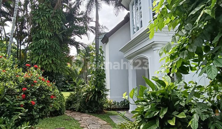 Rumah Di Kemang Jakarta Selatan Mewah Modern American Classic Semi Furnished Kolam Renang Pribadi 2