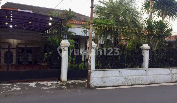 Rumah Di Jalan Berdikari Kebon Jeruk Jakarta Barat