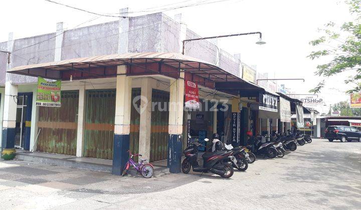 Dekat Gate Masuk Hadap Jl Raya Ruko Hoek Raya Sedati Agung  1