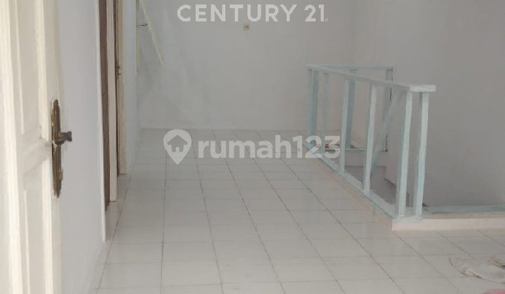 Dijual Rumah 2 Lantai Rapi Siap Huni  Perumahan Dasana Indah  2