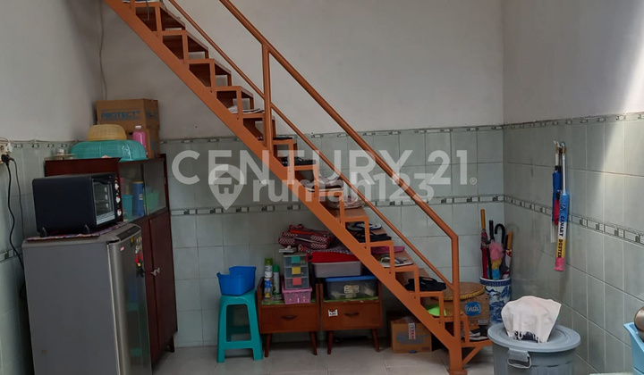 For Sale House with Mezzanine Floor in Duta Garden Tangerang 2