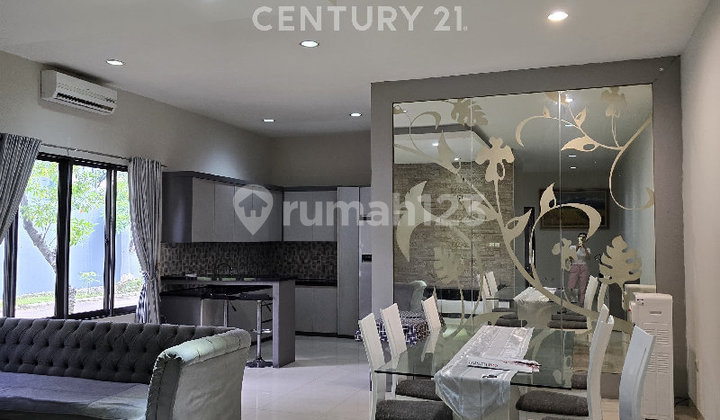 Dijual Rumah Hoek 3 Lantai di Lippo Karawaci Utara Dekat Gate Tol