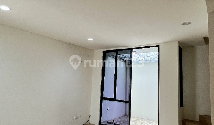 Rumah 2 Lantai Hadap Timur di Cendana Parc Lippo Karawaci Tgr 2