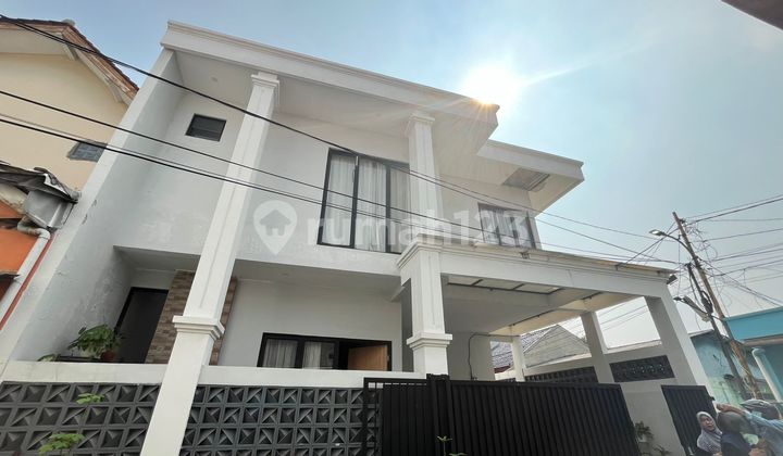 2-Story House in Karawaci Housing Complex, Tangerang 2