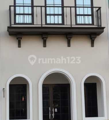 Disewaka Ruko Osaka Boulevard 3 Lantai Pik2 1