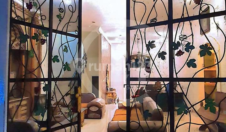 Dijual Rumah Pantai Indah Kapuk 3 Lantai Hadap Utara