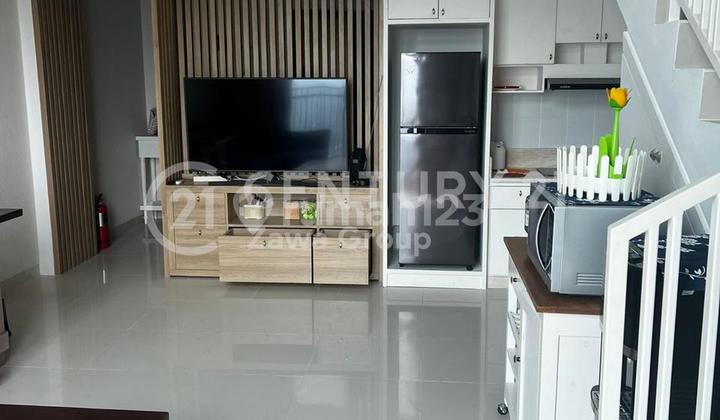 Sewa Soho Office Residence Melrose Lantai Sedang