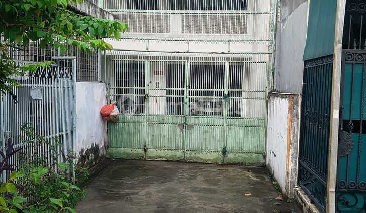 Dijual Rumah di Taman Ratu Indah Semi Furnished