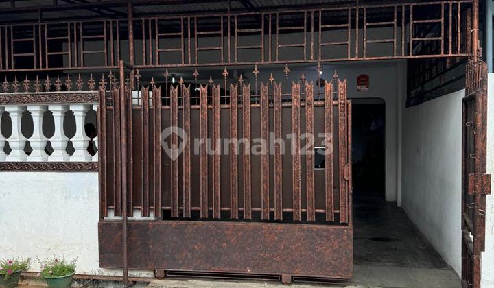 Dijual Rumah Di taman Kota hadap Timur Jalan Lebar di jakarta Barat