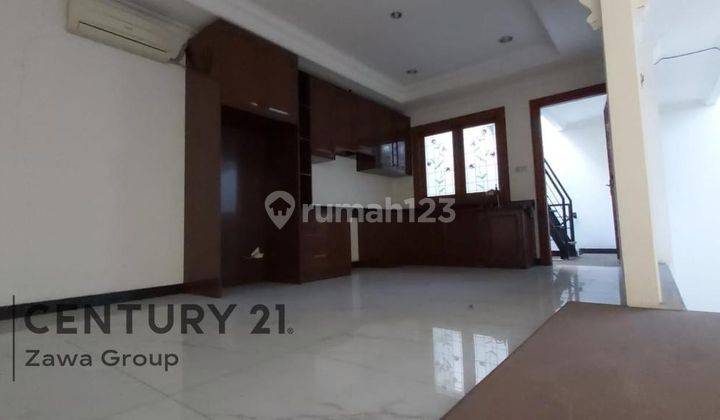 Dijual Cepat Bu Rumah Permata Buana Jakarta Barat  2