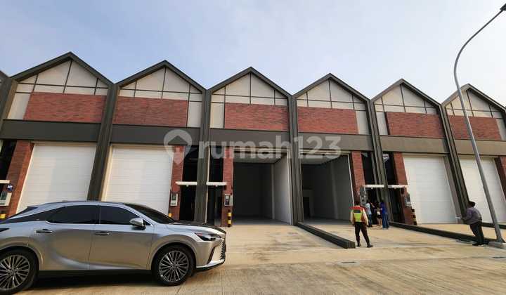 For Rent: New Warehouse in Bizpark PIK2 Tangerang For Rent: New Warehouse in Bizpark PIK2 Tangerang