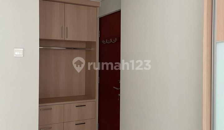 Dijual Apartemen Royal Mediterania Lantai Rendah Semi Furnished 2