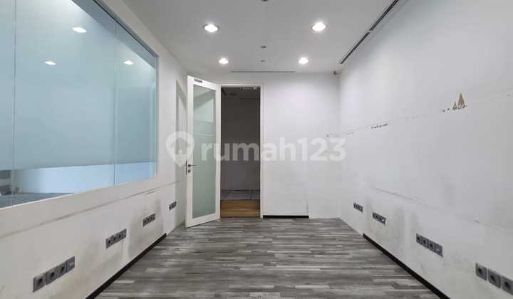 For Rent APL Tower Unfurnished Fitout Condition For Rent APL Tower Unfurnished Fitout Condition