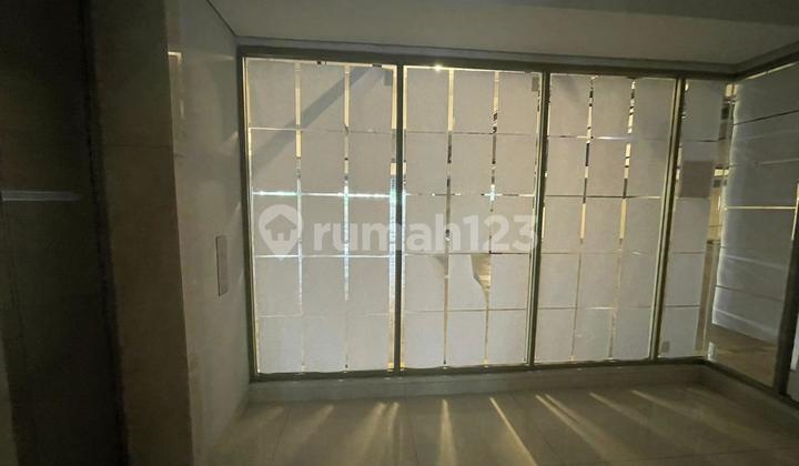 Dijual Town House Taman Anggrek Residence Semi Furnished 2
