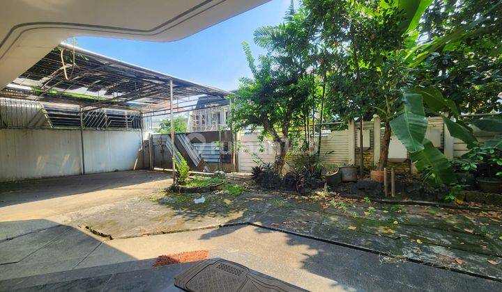 Sewa Rumah Besar Taman Kebon Jeruk Intercon 1