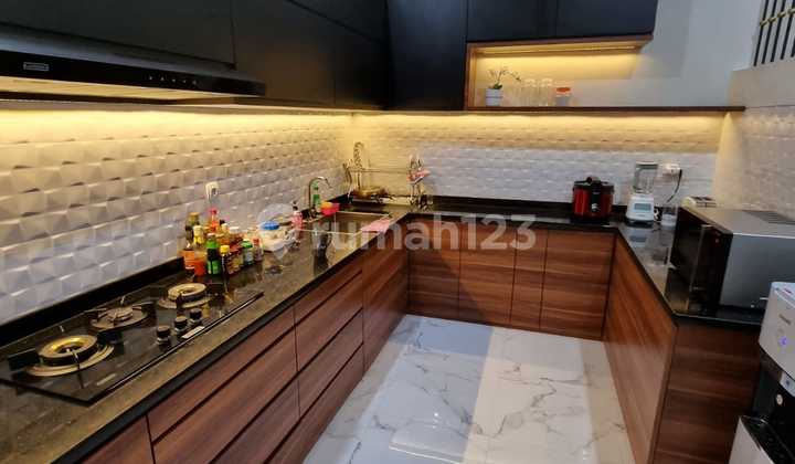 Dijual Rumah 3 Lantai Furnished Siaphuni View Terbaik Sentul City