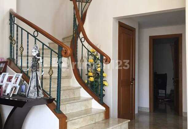 DIJUAL RUMAH MEWAH FURNISHED HARGA NEGO MEDITERANIA SENTUL CITY 2