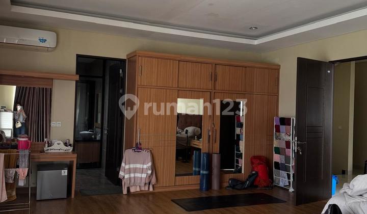  DIJUAL RUMAH MEWAH 3 LANTAI HARGA NEGO COUNTRY WOOD SENTUL CITY 2