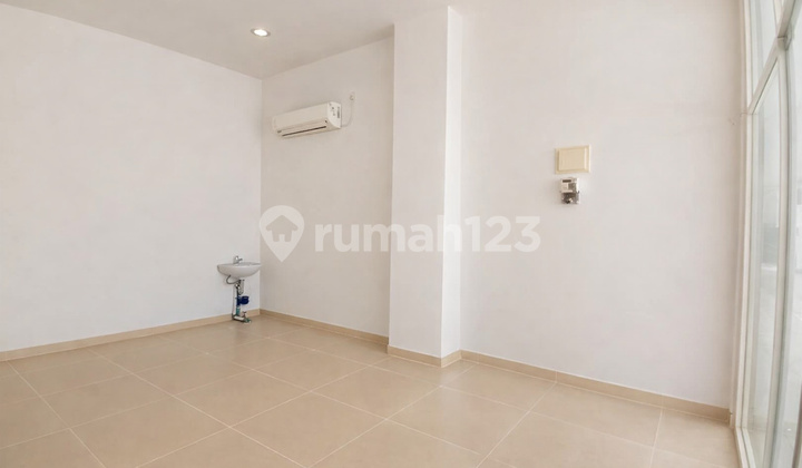 For Rent Nice Kiosk in Front of Children's Playground & Swimming Pool Sentul City For Rent Nice Kiosk in Front of Children's Playground & Swimming Pool Sentul City