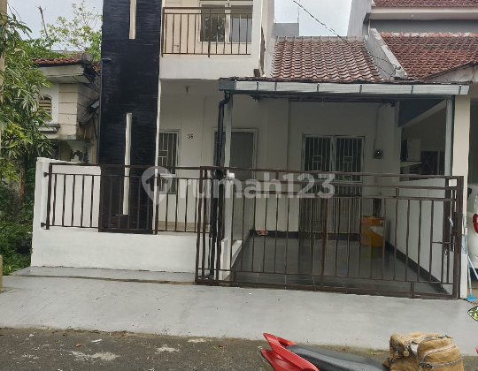FOR SALE 2-STORY READY-TO-OCCUPY HOUSE, EXCELLENT CONDITION, UDAYANA SENTUL CITY SSR757 A27