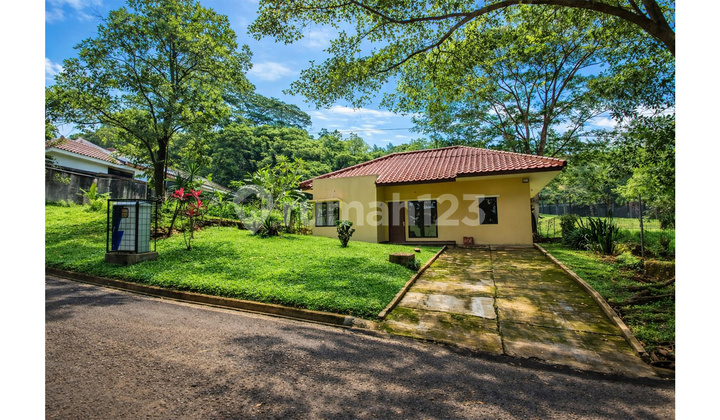 Disewa Rumah Tahunan Halaman Luas Bagus Siap Huni Sentul City