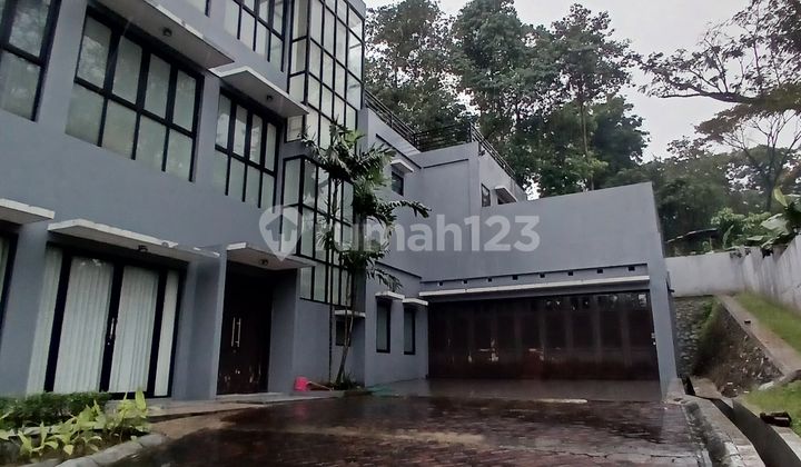 DISEWA RUMAH PREMIUM TAHUNAN 3 LANTAI NEGO NORTHRIDGE SENTUL CITY DISEWA RUMAH PREMIUM TAHUNAN 3 LANTAI NEGO NORTHRIDGE SENTUL CITY