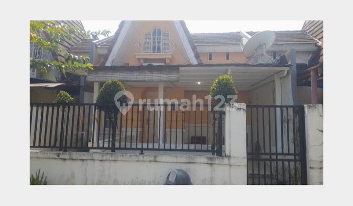 FOR SALE NICE HOUSE STRATEGIC CHEAP NEGOTIABLE PRICE VENESIA SENTUL CITY 2