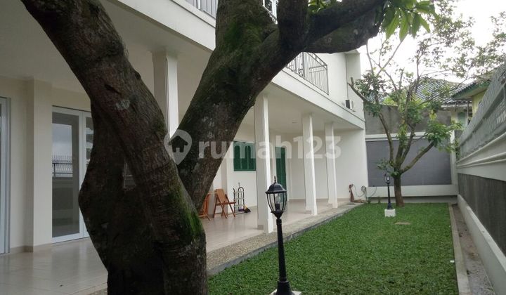 DIJUAL RUMAH MEWAH VIEW TERBAIK HARGA NEGO SIAP HUNI SENTUL CITY