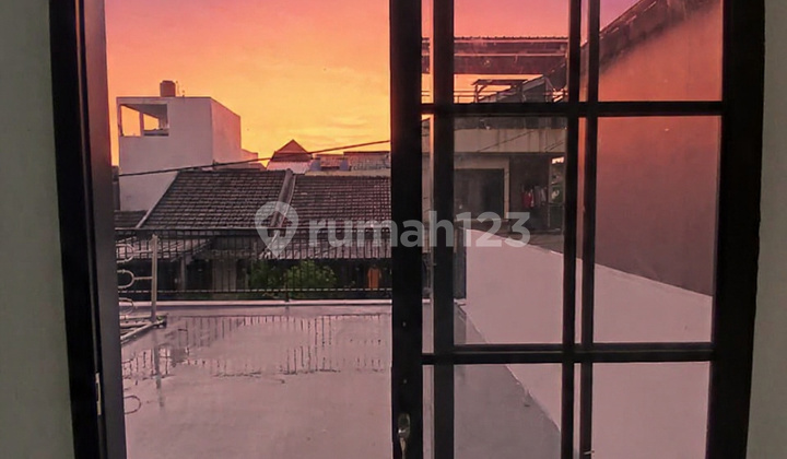 DIJUAL RUMAH BARU RENOVASI 2 LANTAI MURAH SIAP HUNI SENTUL CITY 2