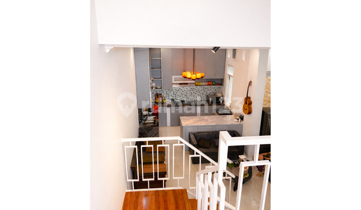 Dijual Rumah Exclusive 4 Lantai Furnis Strategis Nego Sentul City