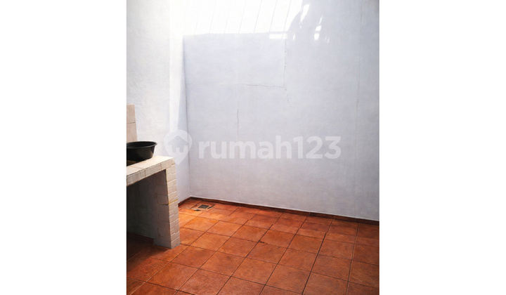 For Sale, Nice House Ready to Occupy, Strategic Hook in Sentul City 2