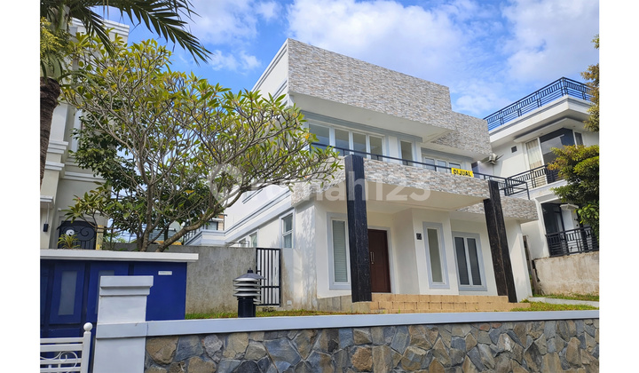 Dijual Rumah Mewah 2 Lantai Bagus Siap Huni Strategis Sentul City