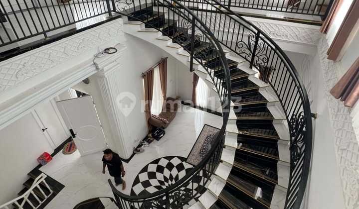 FOR SALE LUXURY 3-STORY HOUSE READY TO OCCUPY NEGOTIABLE PRICE SENTUL CITY FOR SALE LUXURY 3-STORY HOUSE READY TO OCCUPY NEGOTIABLE PRICE SENTUL CITY