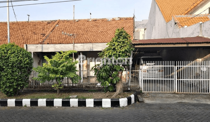 RUMAH HITUNG TANAH LOKASI DI GAYUNGSARI 1