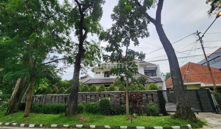 Jual Rumah Strategis Sayap Riau Bandung 1