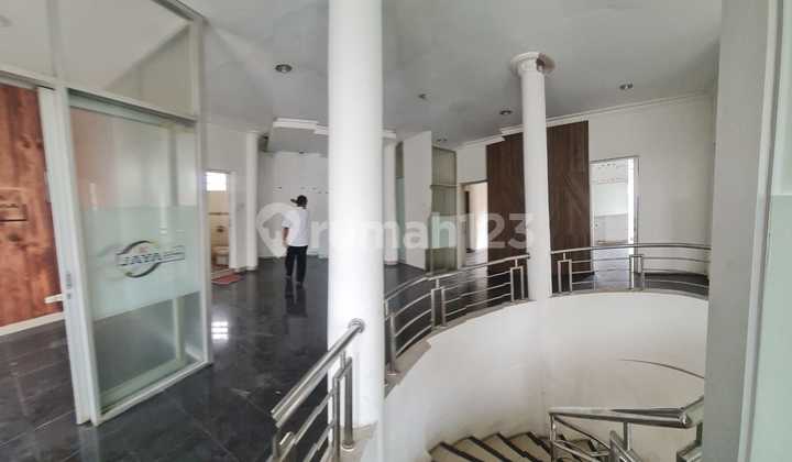 Sewa Tempat Usaha Strategis Buah Batu Bandung